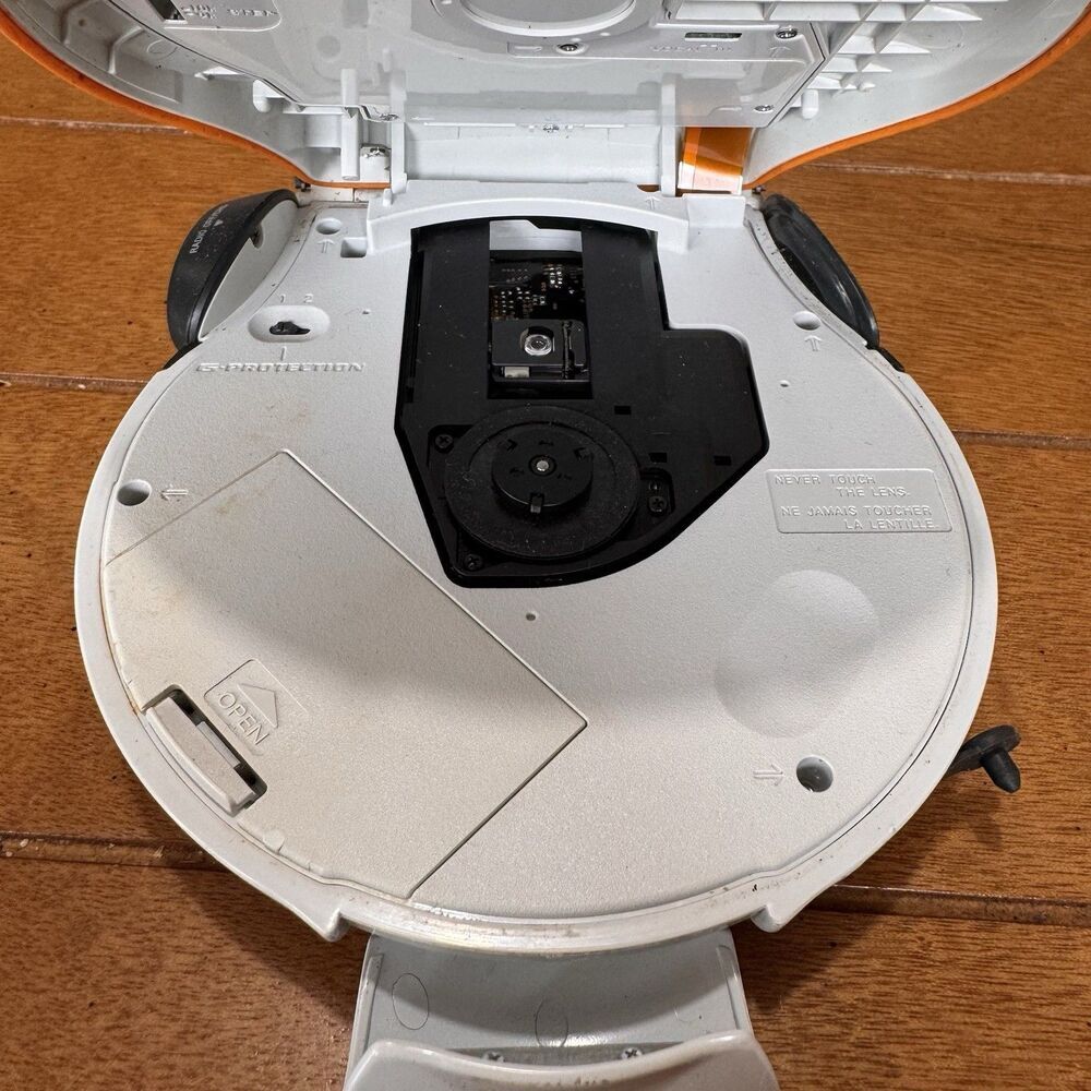Sony Walkman D-FS601 S2 Sports G-Protection CD Player AS-IS for Parts or Repair - Picture 4 of 5